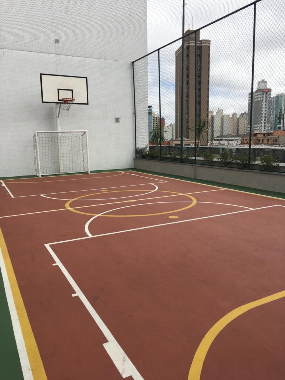 Estudio moderno com linda vista para a Serra Curitiba Bagian luar foto