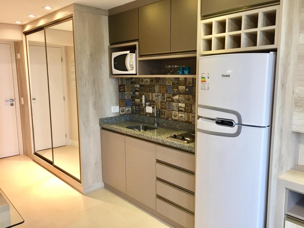 Estudio moderno com linda vista para a Serra Curitiba Bagian luar foto
