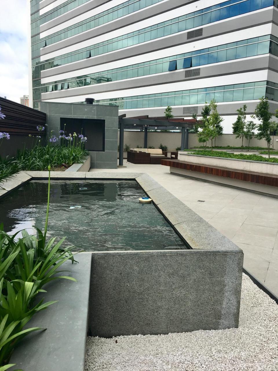 Estudio moderno com linda vista para a Serra Curitiba Bagian luar foto