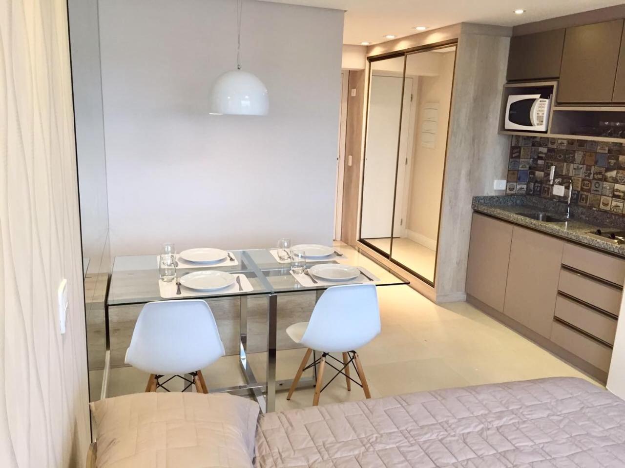 Estudio moderno com linda vista para a Serra Curitiba Bagian luar foto